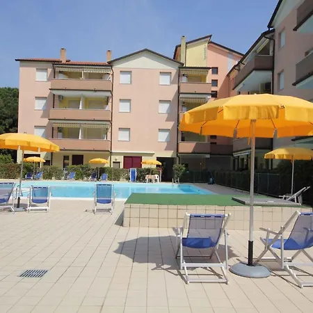 In 33097 Apartment