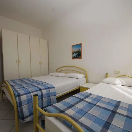In 33097 Apartment *