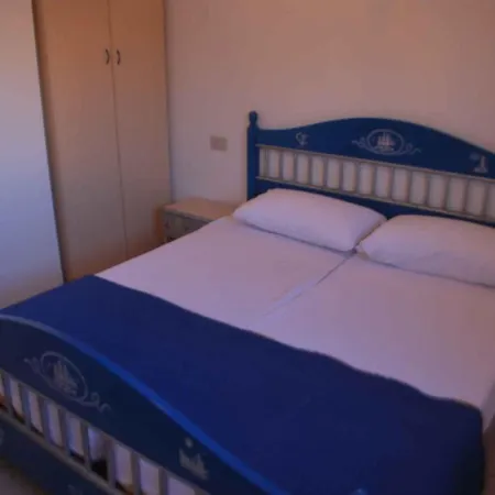 Apartment In 33097