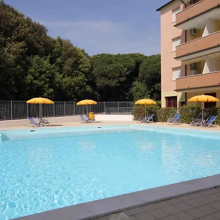 Apartment In 33097 *