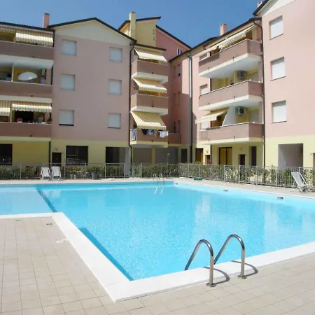 In 33097 Rosolina Mare