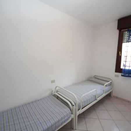 Apartment In 33097 *